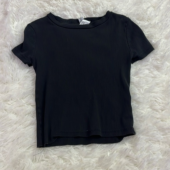 H&M black tee - Picture 1 of 1